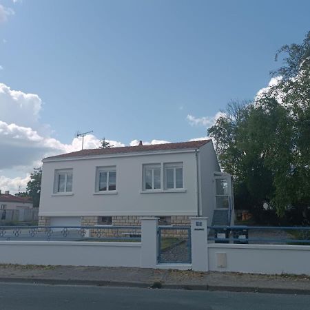 Charmante Maison Entre Mer Et Campagne La Jarrie Εξωτερικό φωτογραφία